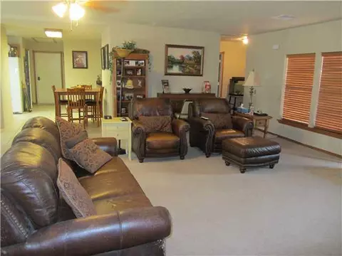 1002 S Czech Hall Rd, Tuttle, OK 73089 photo 4