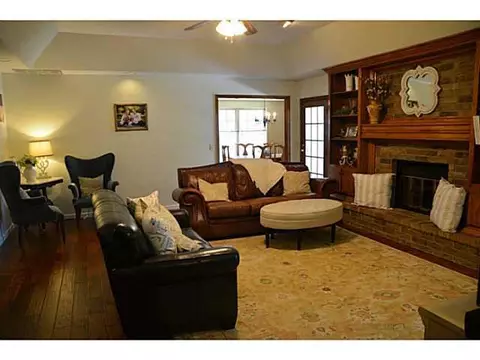 2017 Timberview Dr, Edmond, OK 73013 photo 2