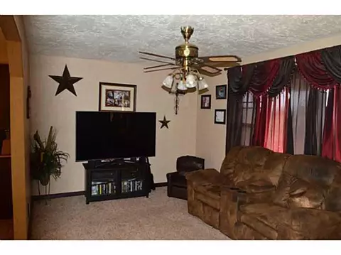 21050 State Hwy 146, Binger, OK 73009 photo 3