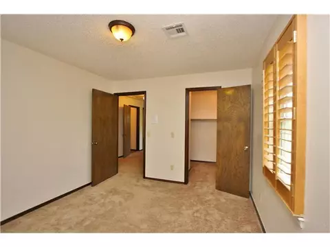 10108 E Rolling Meadows Dr, Mustang, OK 73064 photo 17