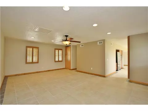 10108 E Rolling Meadows Dr, Mustang, OK 73064 photo 4