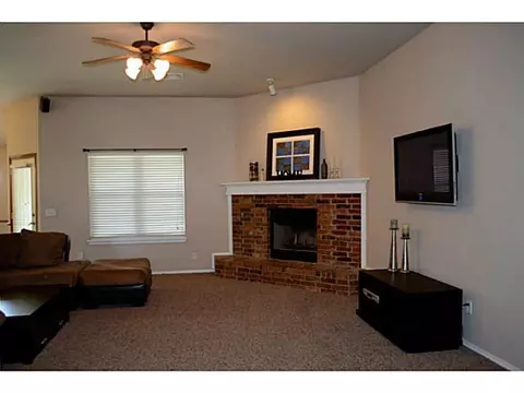 1605 Tara Dr, Moore, OK 73160 photo 4