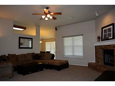 1605 Tara Dr, Moore, OK 73160 photo 5