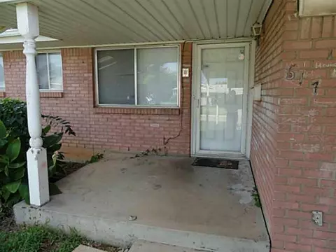 617 Baer Dr, Moore, OK 73160 photo 4