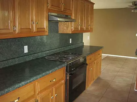 202 E Broadway, Blanchard, OK 73010 photo 2