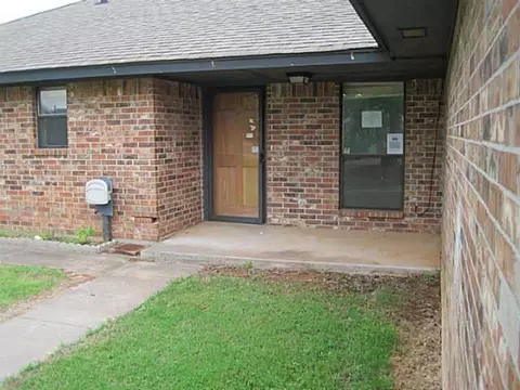 202 E Broadway, Blanchard, OK 73010 photo 13