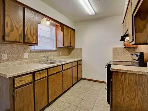 174 Echo Ln, Harrah, OK 73045 photo 8