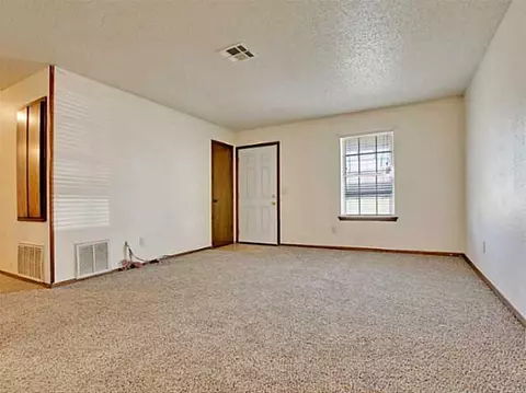 174 Echo Ln, Harrah, OK 73045 photo 5