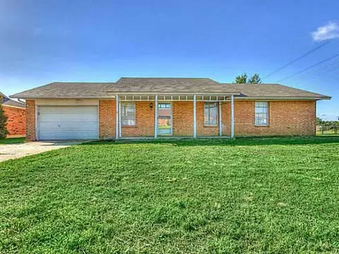 174 Echo Ln, Harrah, OK 73045 photo 1