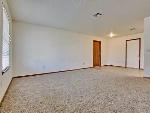 174 Echo Ln, Harrah, OK 73045 photo 4