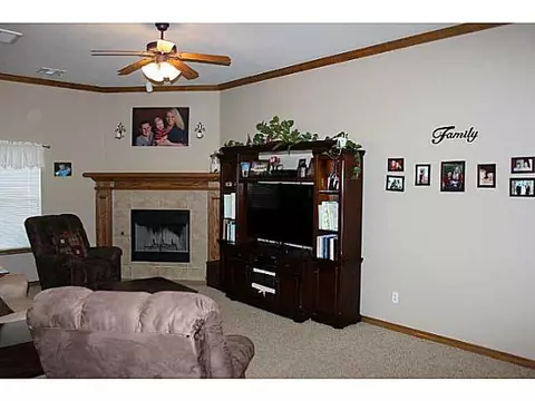 1601 January Pl, Moore, OK 73160 photo 11