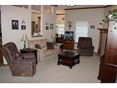 1601 January Pl, Moore, OK 73160 photo 2