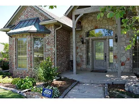 408 Chad Dr, Tuttle, OK 73089 photo 4