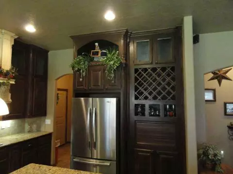 809 Lindsey Ln, Moore, OK 73160 photo 5