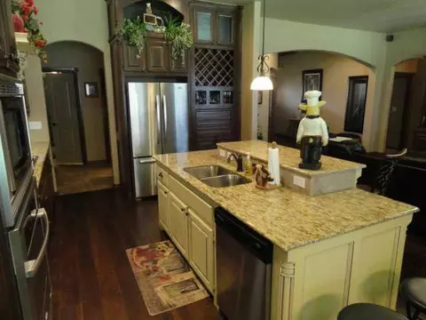 809 Lindsey Ln, Moore, OK 73160 photo 7