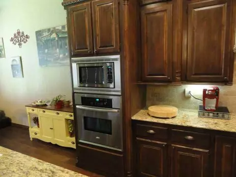809 Lindsey Ln, Moore, OK 73160 photo 6
