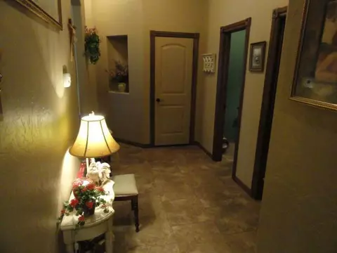 809 Lindsey Ln, Moore, OK 73160 photo 12