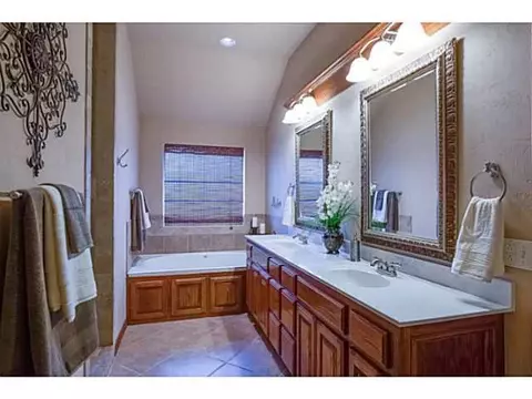 1712 Riverview Dr, Tuttle, OK 73089 photo 12