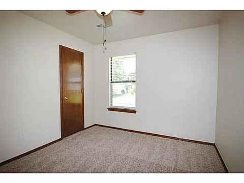 700 Goshawk Dr, Norman, OK 73072 photo 9