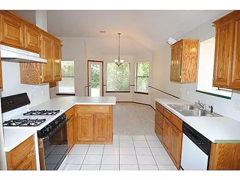 700 Goshawk Dr, Norman, OK 73072 photo 3