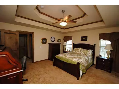 4105 Champlain Ct, Yukon, OK 73099 photo 8