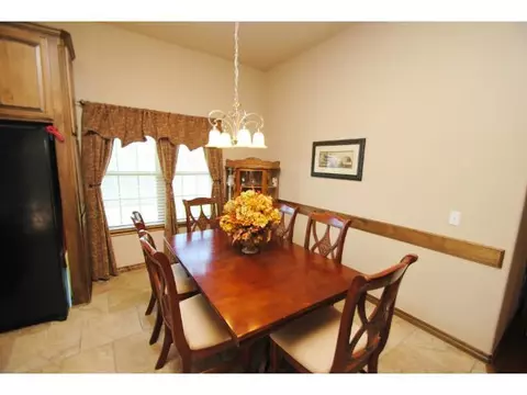 4105 Champlain Ct, Yukon, OK 73099 photo 6