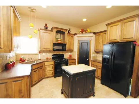 4105 Champlain Ct, Yukon, OK 73099 photo 5