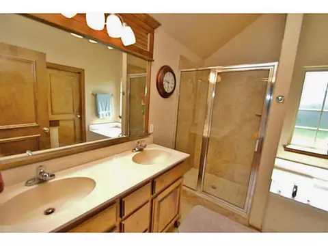 4105 Champlain Ct, Yukon, OK 73099 photo 9