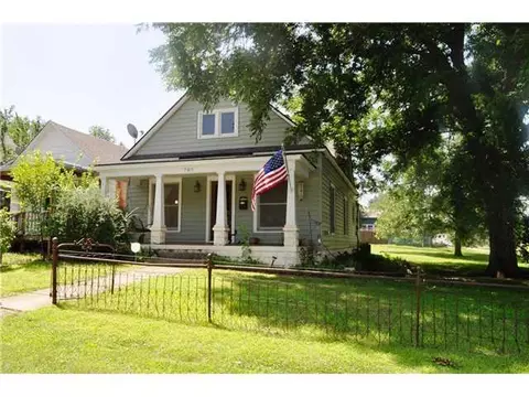 705 E Harrison Ave, Guthrie, OK 73044 photo 3