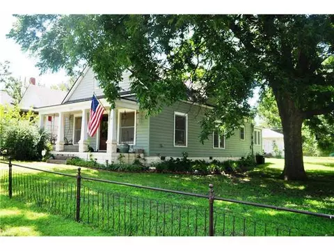 705 E Harrison Ave, Guthrie, OK 73044 photo 1