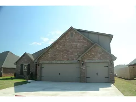 4900 Champlain Pl, Edmond, OK 73025 photo 2