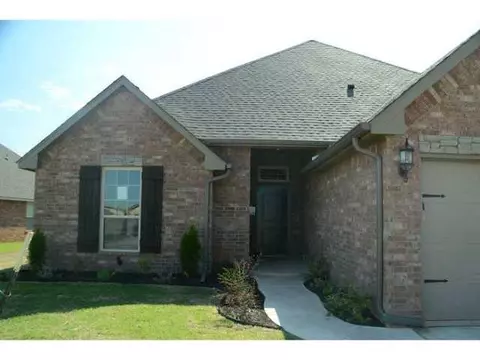 4900 Champlain Pl, Edmond, OK 73025 photo 3