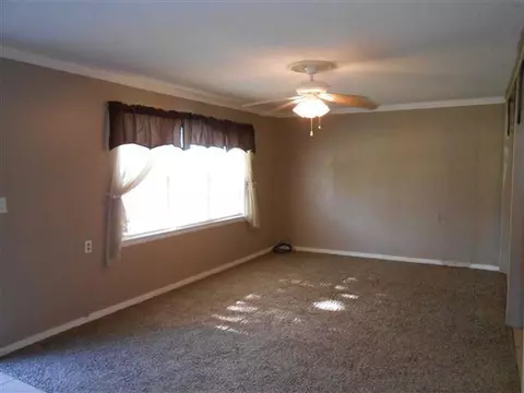 120 N 10th St, Mcloud, OK 74851 photo 4