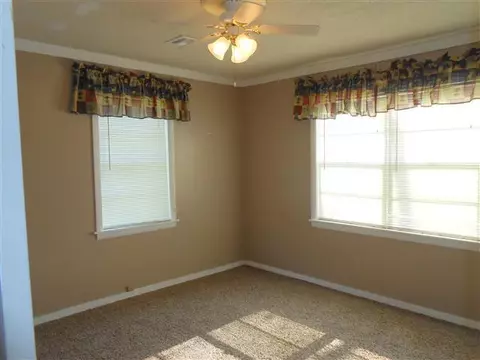 120 N 10th St, Mcloud, OK 74851 photo 12