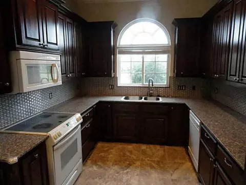 716 Hedgewood Dr, Moore, OK 73160 photo 4