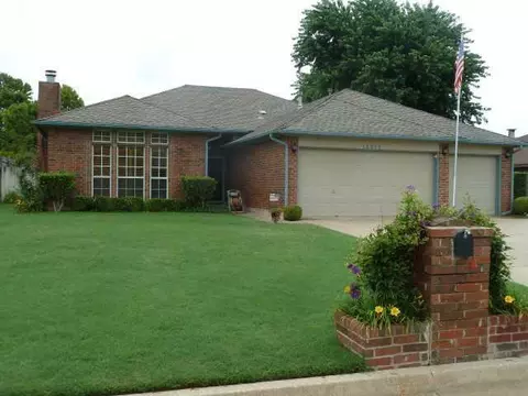 10013 Dover Dr, Yukon, OK 73099 photo 1