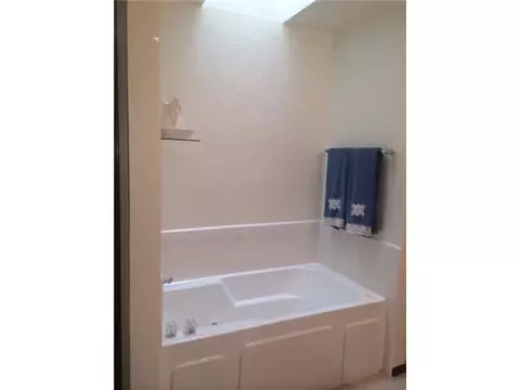 10013 Dover Dr, Yukon, OK 73099 photo 9