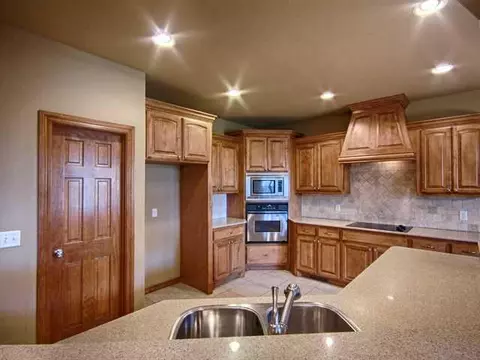 1632 Apache Trl, Edmond, OK 73003 photo 2