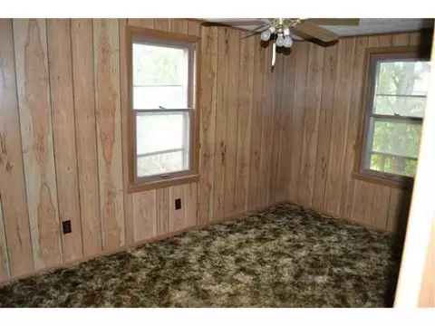 906 E Walnut St, Tecumseh, OK 74873 photo 7