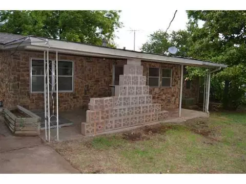 906 E Walnut St, Tecumseh, OK 74873 photo 10