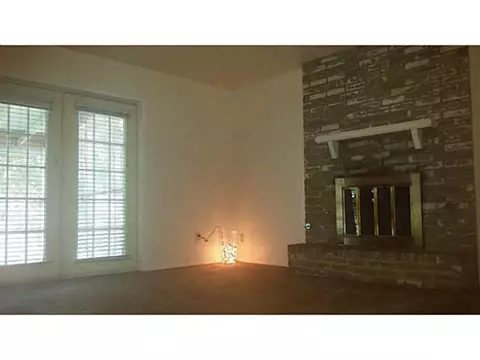 641 E 27, Edmond, OK 73013 photo 3