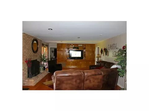 102 Maple Ln, Chickasha, OK 73018 photo 3