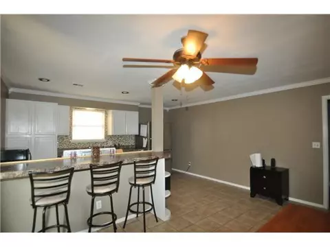 222 E Cherry Ave, Yukon, OK 73099 photo 5