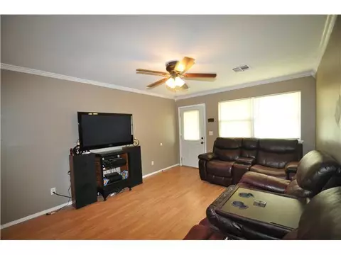 222 E Cherry Ave, Yukon, OK 73099 photo 2
