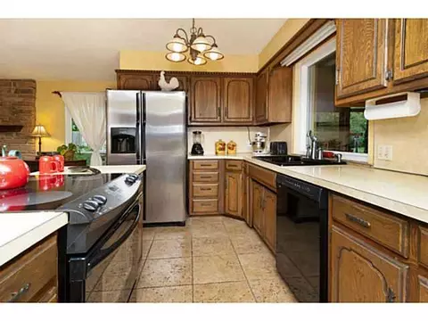 2101 Maxey Dr, Harrah, OK 73045 photo 9