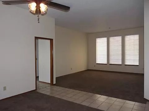 133 E Olympic Dr, Yukon, OK 73099 photo 7