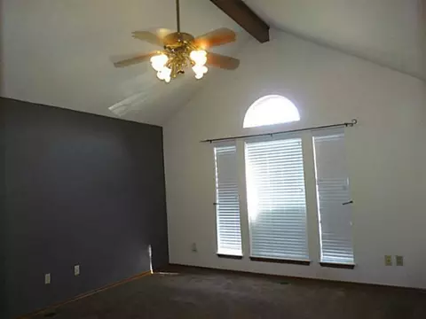 133 E Olympic Dr, Yukon, OK 73099 photo 12