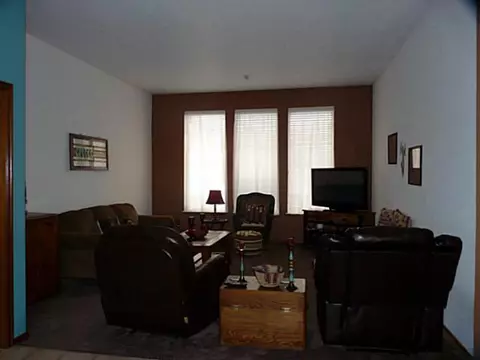 133 E Olympic Dr, Yukon, OK 73099 photo 8
