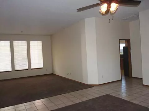 133 E Olympic Dr, Yukon, OK 73099 photo 9
