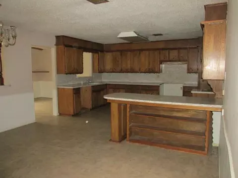 636 E 26th St, Edmond, OK 73013 photo 3